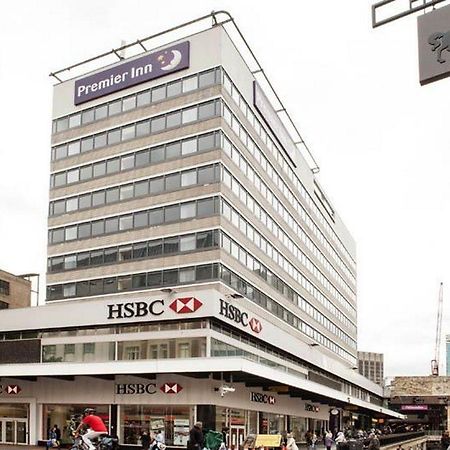 Premier Inn Birmingham City Centre - New Street Extérieur photo