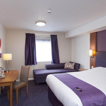 Premier Inn Birmingham City Centre - New Street Extérieur photo