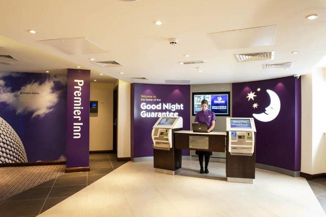 Premier Inn Birmingham City Centre - New Street Extérieur photo