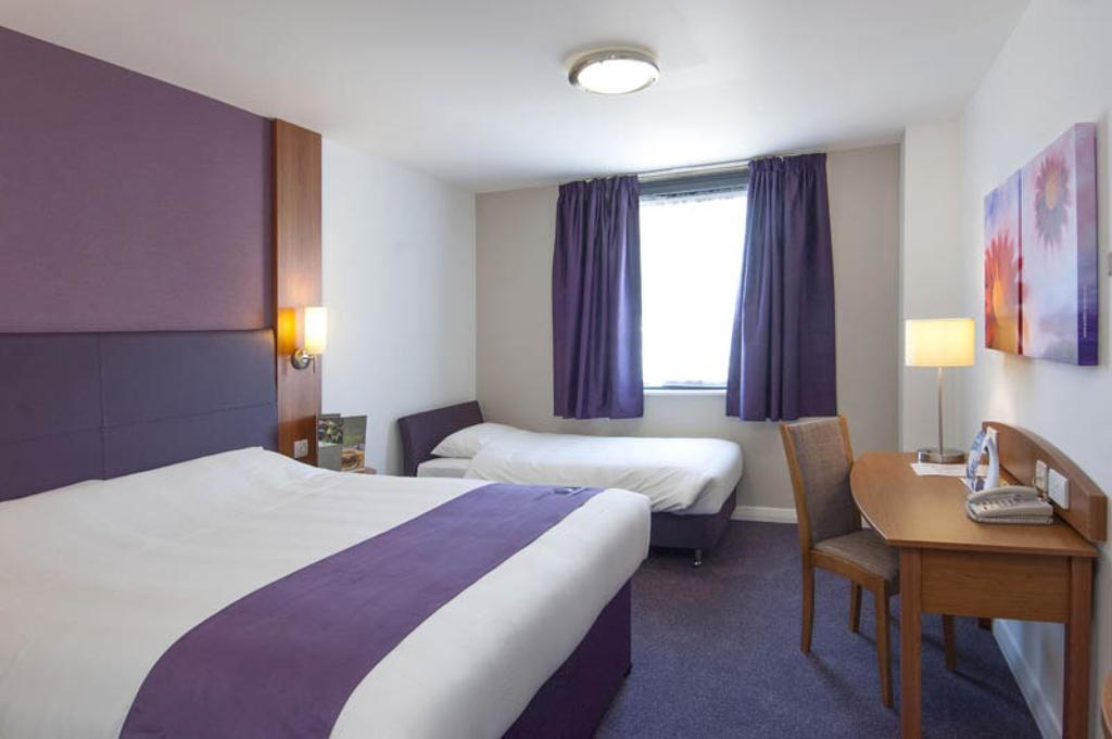 Premier Inn Birmingham City Centre - New Street Extérieur photo