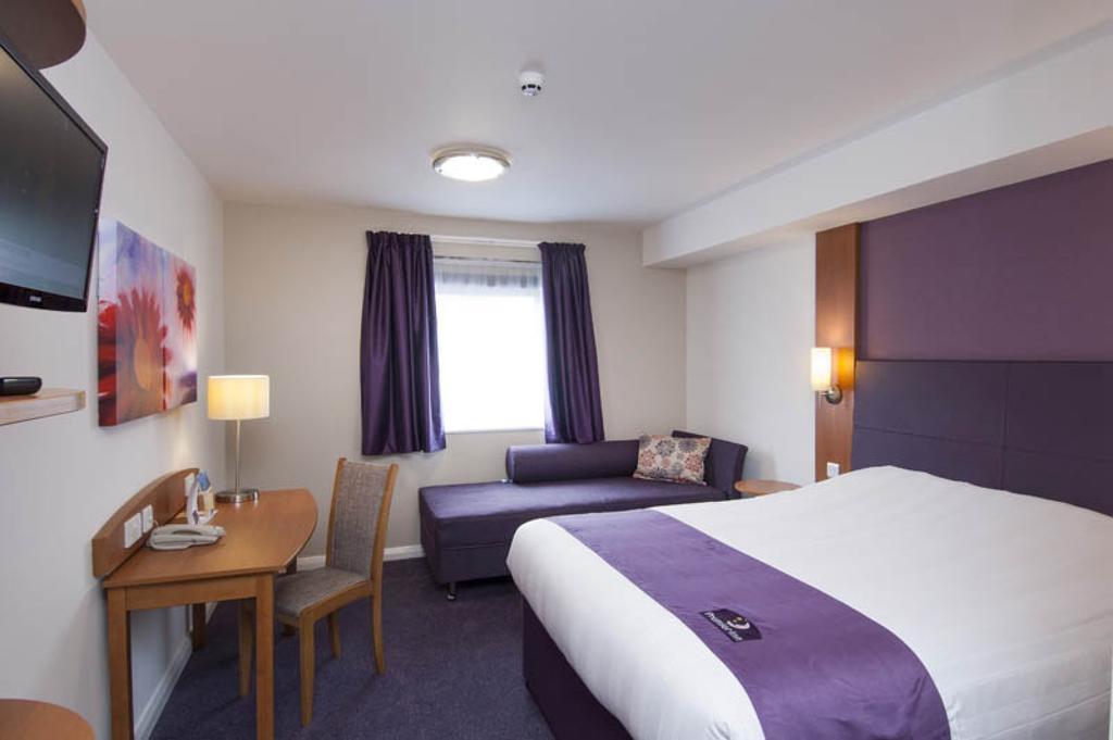 Premier Inn Birmingham City Centre - New Street Extérieur photo